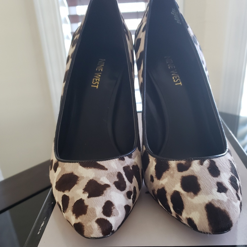 Shoes - Picture 3 of 4